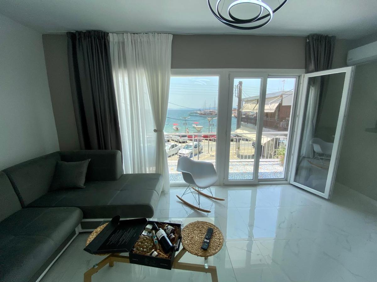 Candi Central Apartments 네오스마르마라스 외부 사진