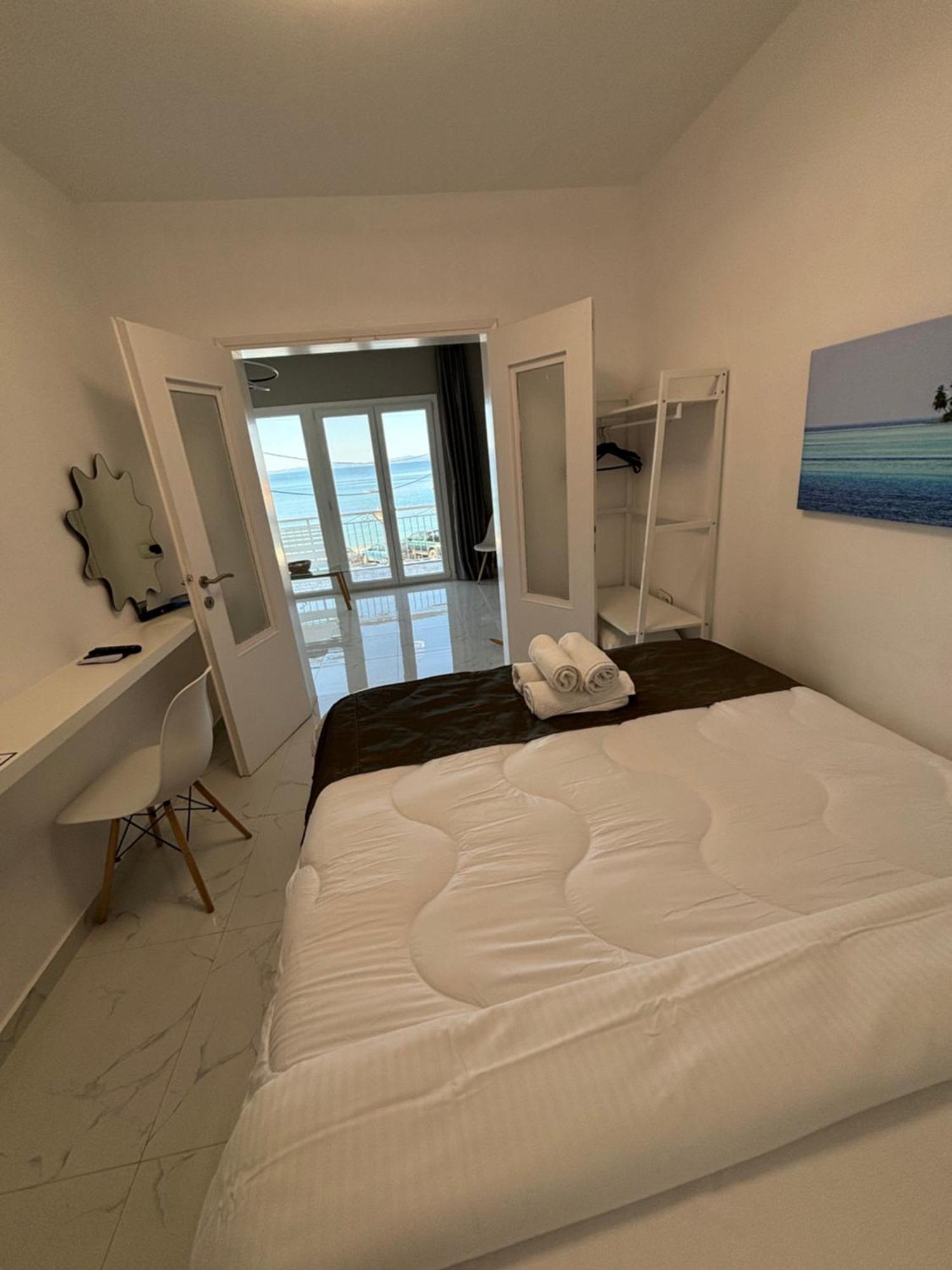 Candi Central Apartments 네오스마르마라스 외부 사진