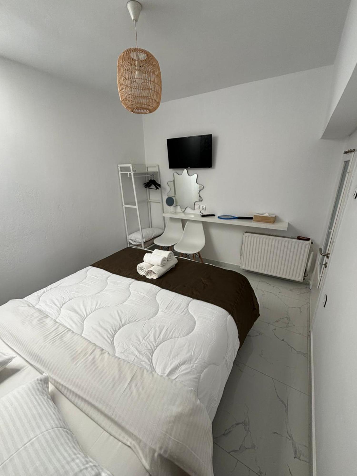 Candi Central Apartments 네오스마르마라스 외부 사진