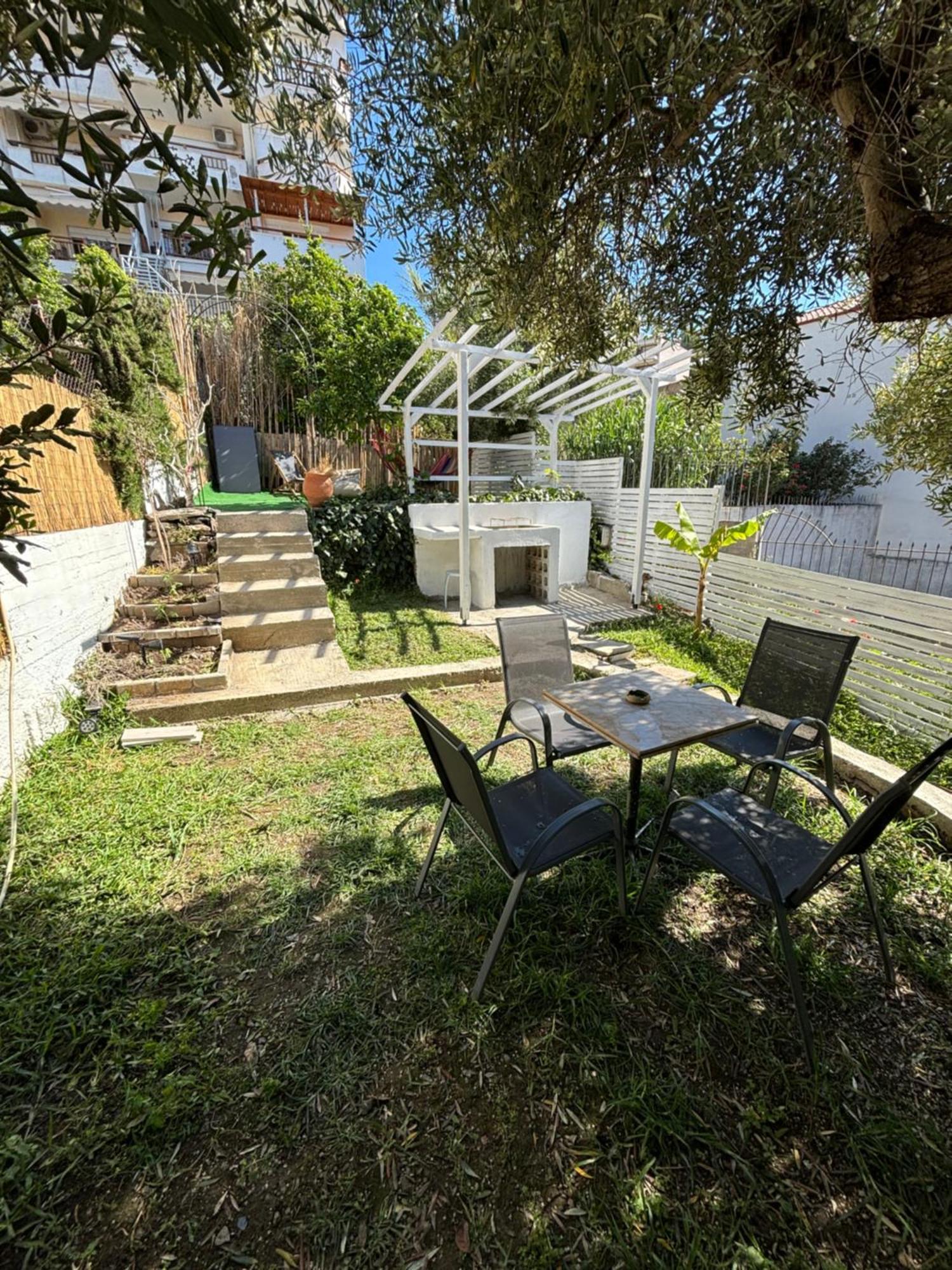 Candi Central Apartments 네오스마르마라스 외부 사진